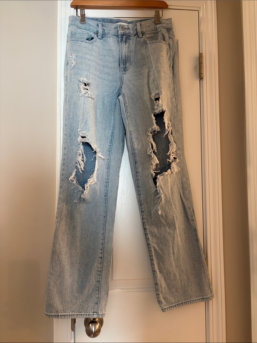 PacSun Boyfriend fit Light Blue Distressed Women’s Jeans Ripped Straight Leg